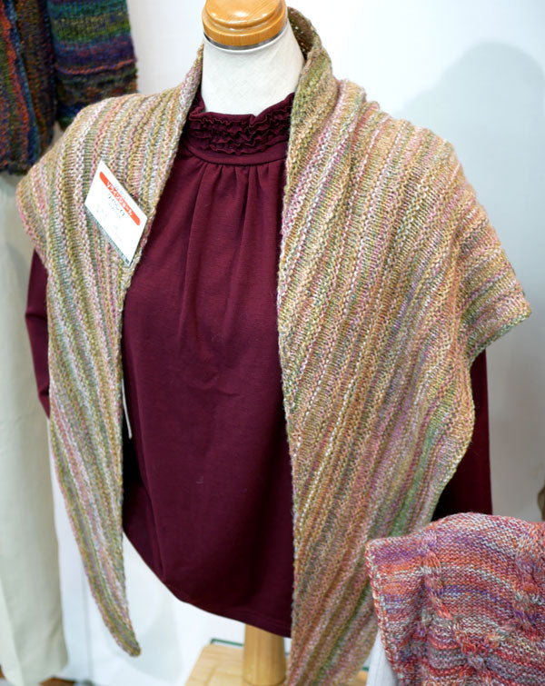 在庫限り ダイヤ レイナ ダイヤモンド毛糸 【KN】3F REINA 毛糸 編み物 段染 グラデーションヤーン 並太