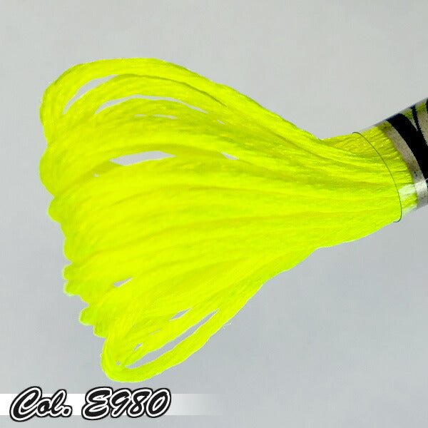 DMC ライトエフェクト糸 E980 蛍光糸 (品番317w) 25番 刺しゅう糸 【KN】