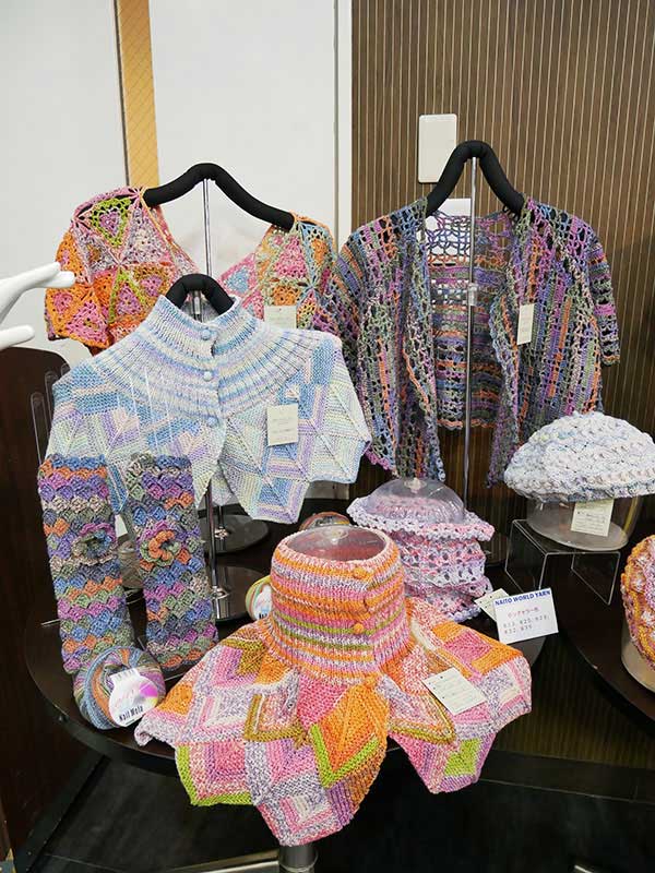 在庫限り ナイフメーラ ルーチェ 内藤商事 【KN】2X  サマーヤーン 春夏 毛糸 編み物 ラメ