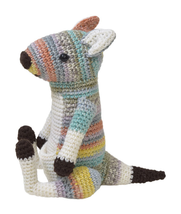 キット カンガルーのクロエ HT-12 内藤商事 【KN】 編みぐるみ あみぐるみ 毛糸 編み物 カンガルー エルタデザイン (ガザールコットン)