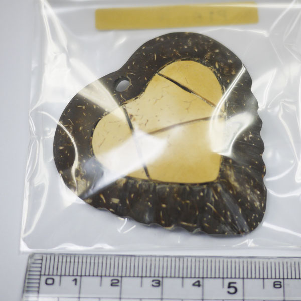 天然素材 ココナッツの ペンダントヘッド P160 2J 【KN】ペンダントトップ 自然素材