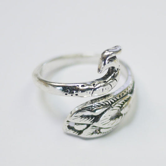 ヤーンガイド 編み物 リング ピーコックシルバー 【KN】 毛糸ガイド wish