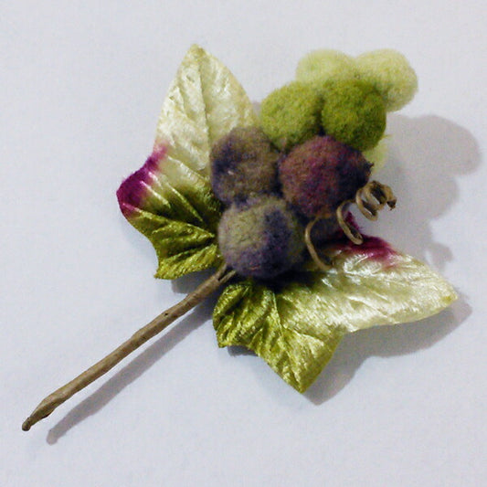 【店頭特価】 ぶどう コサージュ ブローチ ピン【KN】:特価 果物 フルーツ