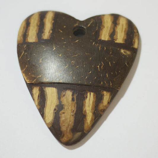 天然素材 ココナッツの ペンダントヘッド P170  2J 【KN】ペンダントトップ 自然素材 ハート